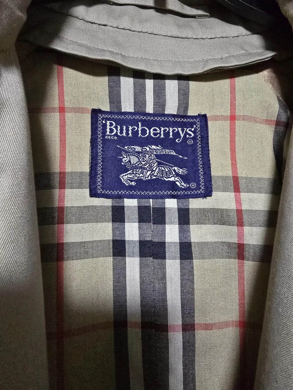 Vintage Burberry Beige Trench Coat with Removable Liner - Picture 5 of 12